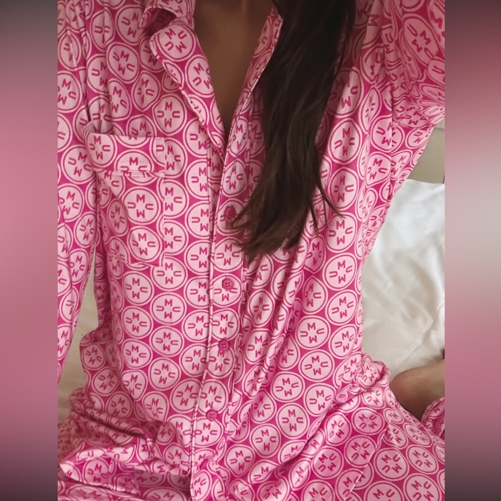 Show me your mumu pink logo pajama set size medium